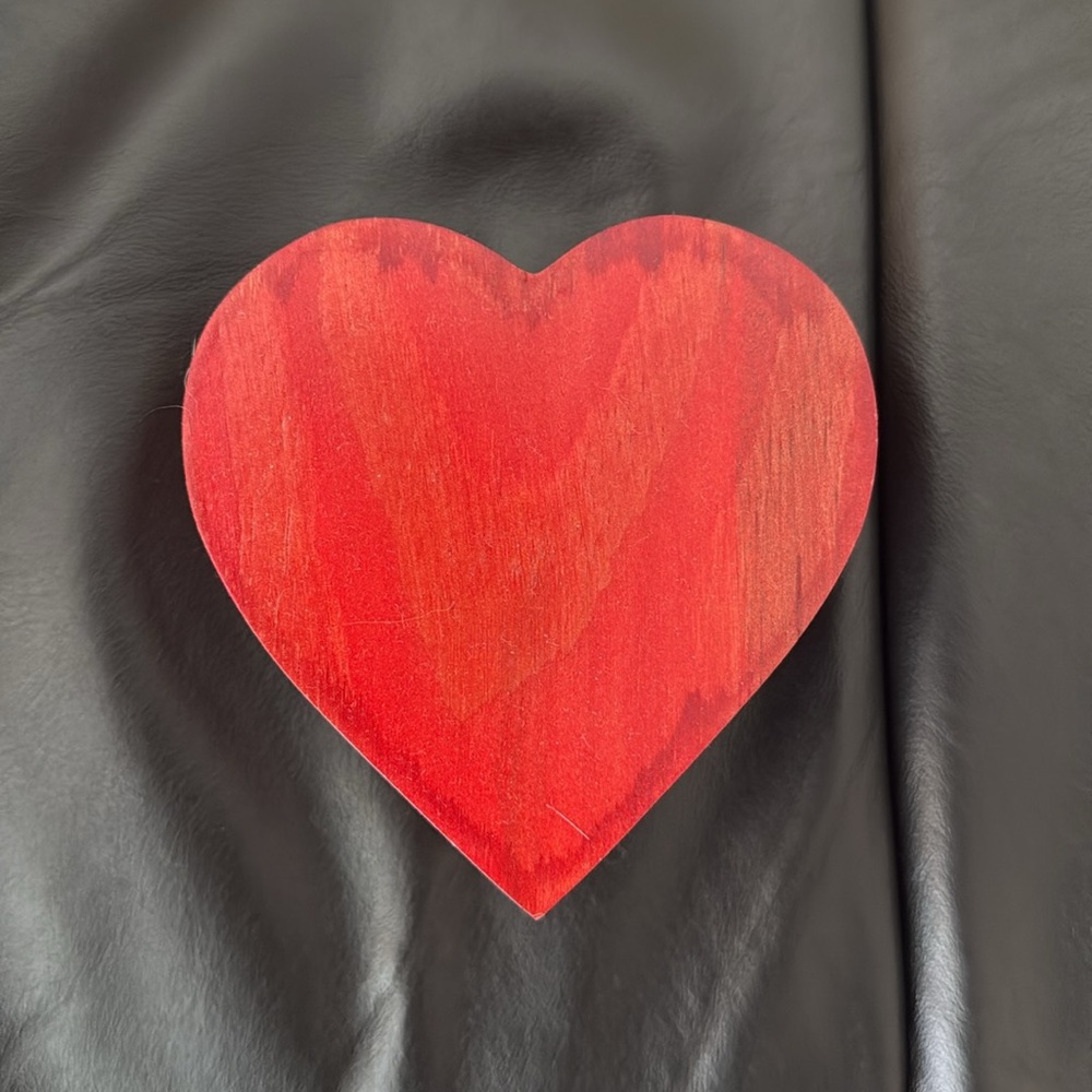 Wooden heart box - Picture 1 of 3
